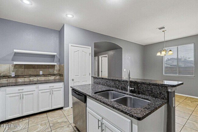 Building Photo - 14625 Lipizzan