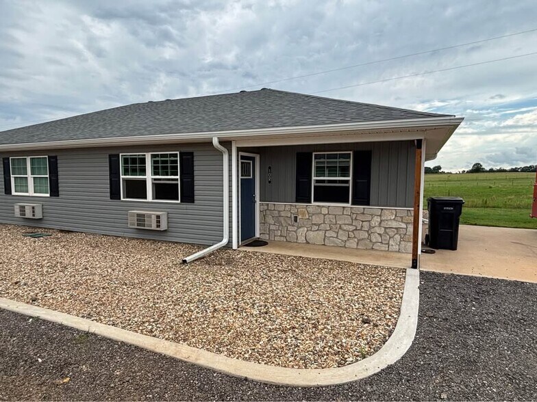 Primary Photo - 367 FM 1519 W