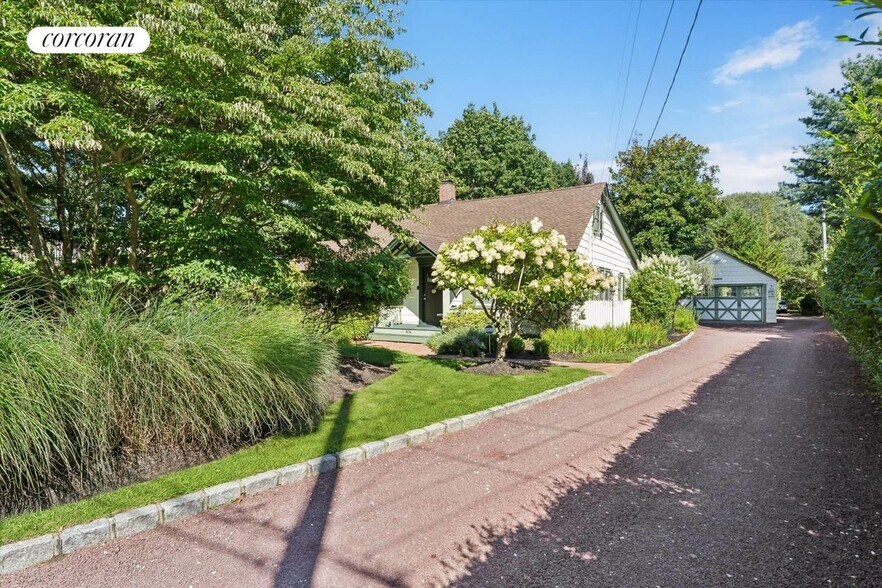 Building Photo - 414 Main St