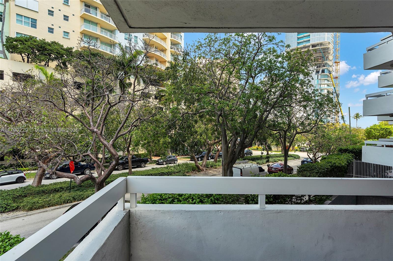 Building Photo - 2501 Brickell Ave