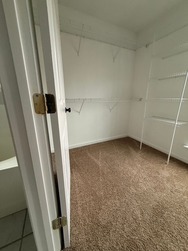 Building Photo - HOME FOR LEASE 4 BR 2 BATH RANCHSTYLE  SPLIT FLOOR PLAN AND OPEN  LARGE  FENCED BACKYARD  CONVENI...