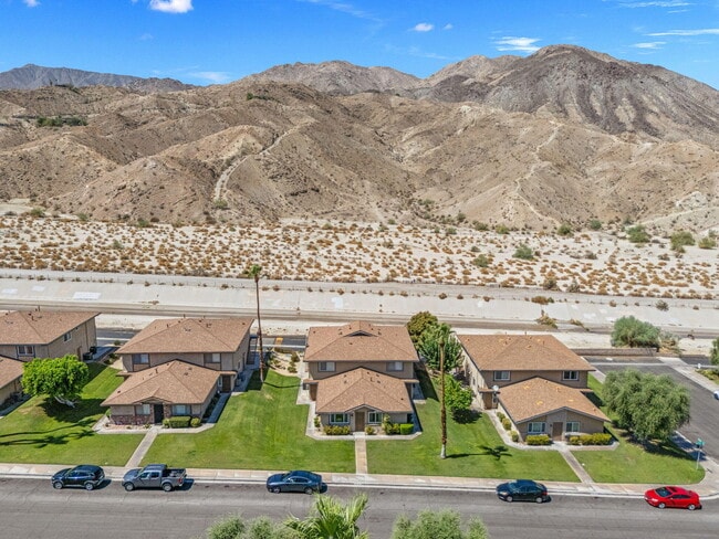 Building Photo - 72546 Edgehill Dr