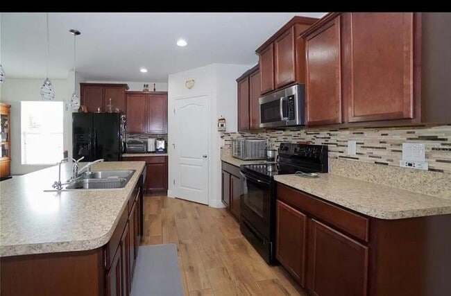 Building Photo - 1588 Diamond Loop Dr