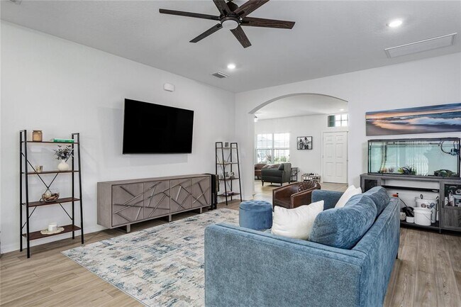 Building Photo - 16129 67th Ct E