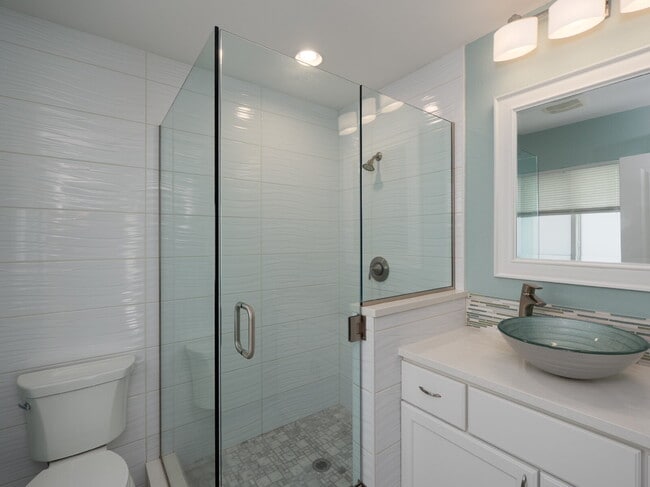 Building Photo - 153 Hourglass Dr