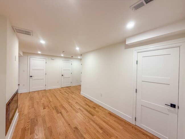 Building Photo - 405 North Ave