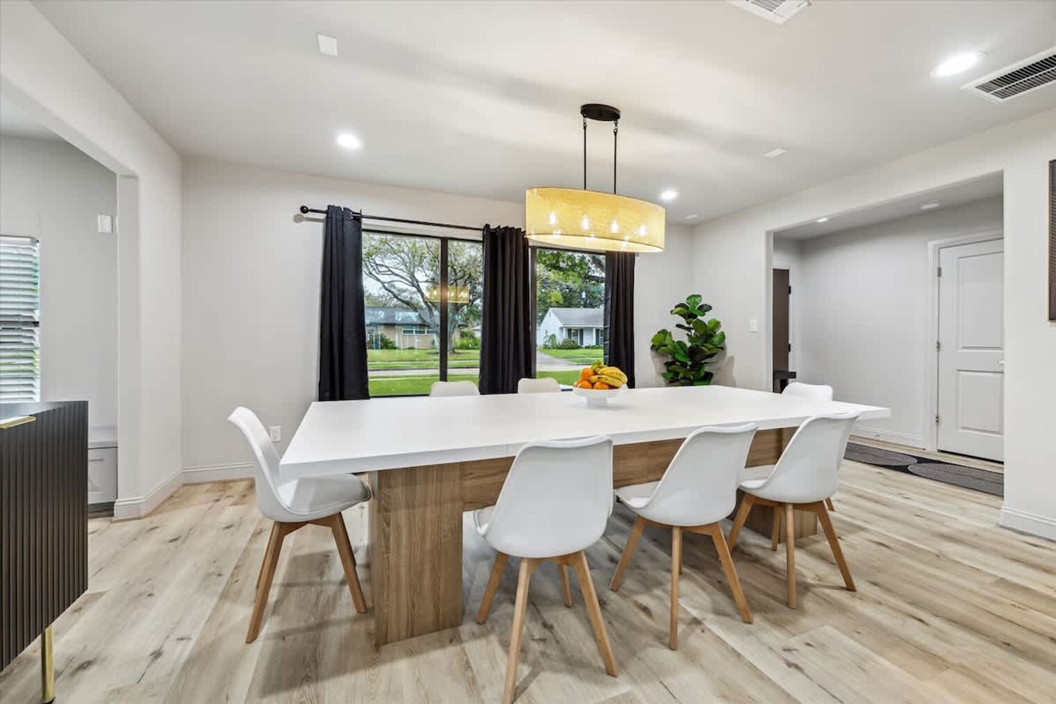 Building Photo - 5615 Cerritos Dr