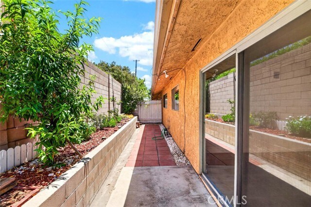 Building Photo - 901 N Citrus Dr