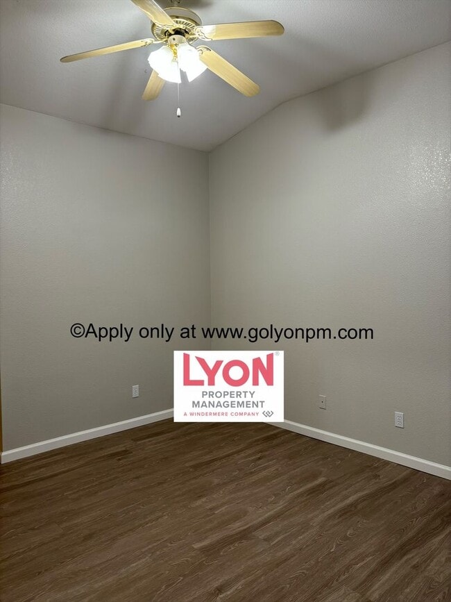 Building Photo - Stunning Home in convenient Elk Grove loca...