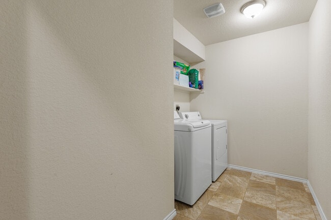 Building Photo - 503 Coby Dr