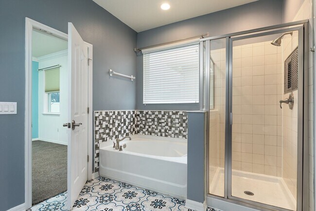 Building Photo - BEAUTIFUL UPDATED 4 bedroom home in great community!