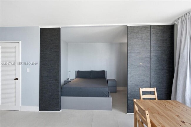 Building Photo - 2899 Collins Ave