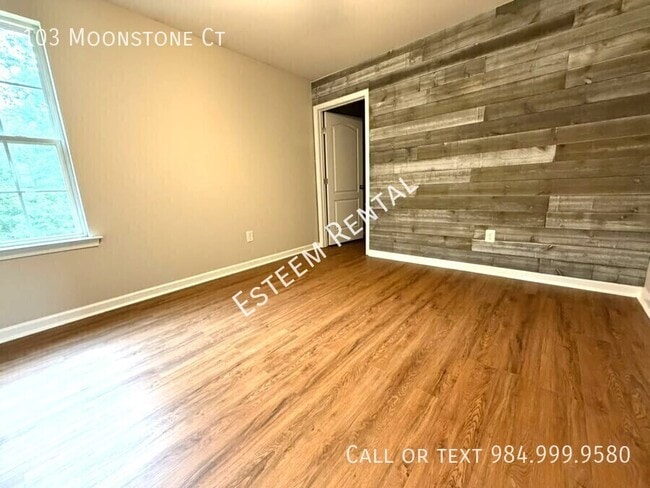 Building Photo - 103 Moonstone Ct