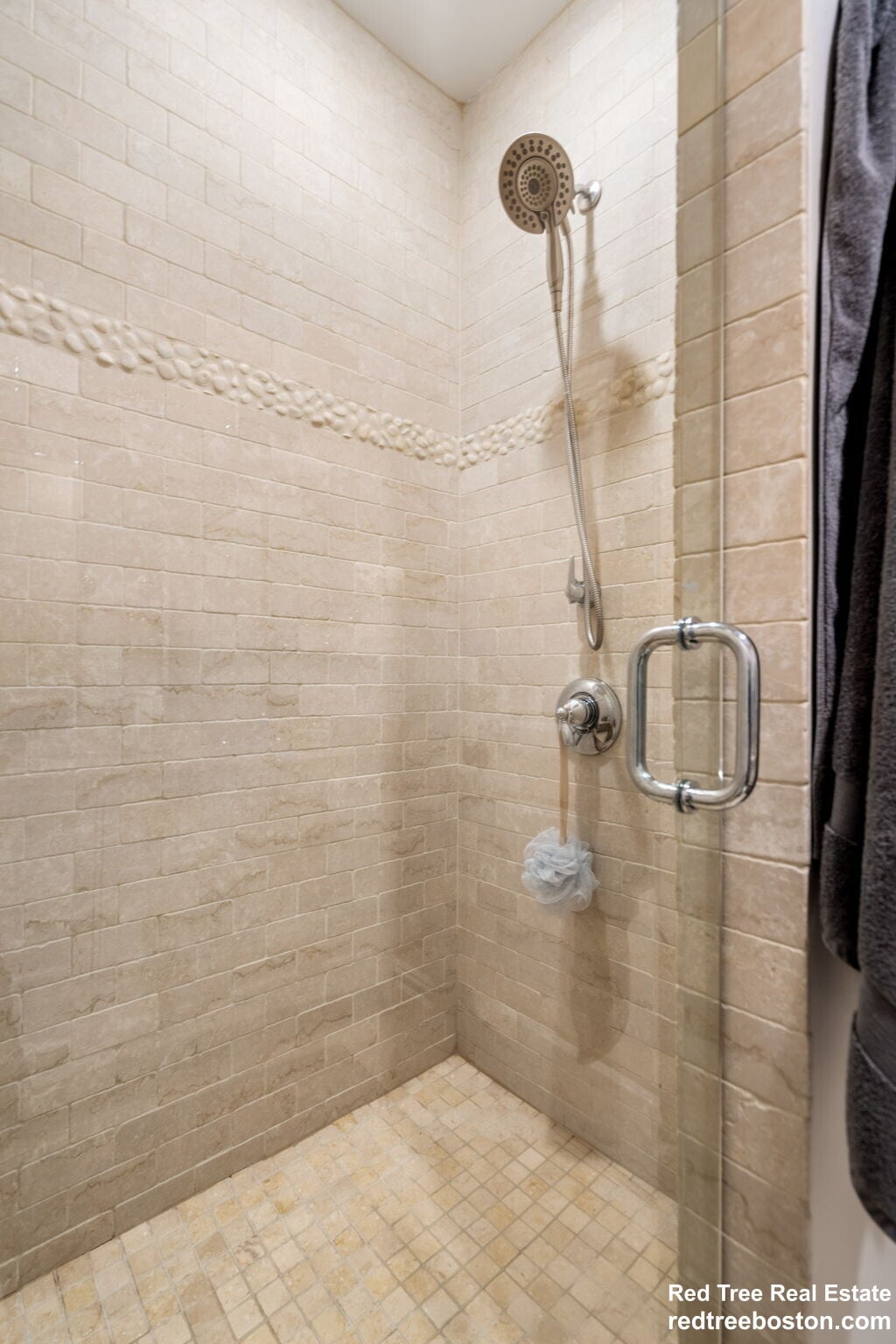 Building Photo - 687 E 6th St