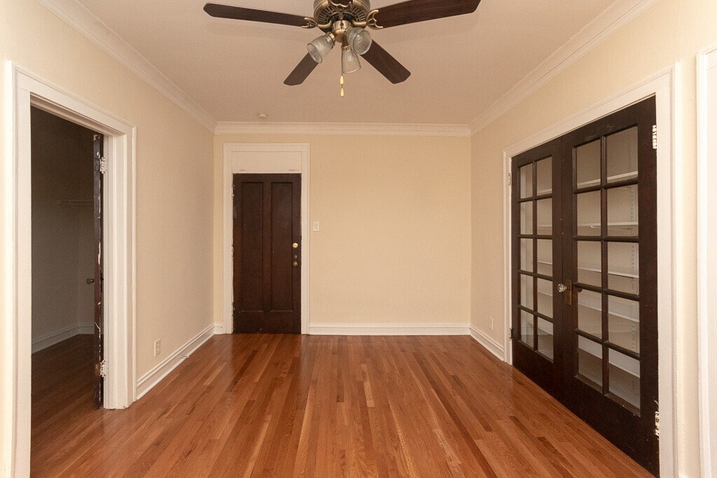 Building Photo - 4646 N Paulina St