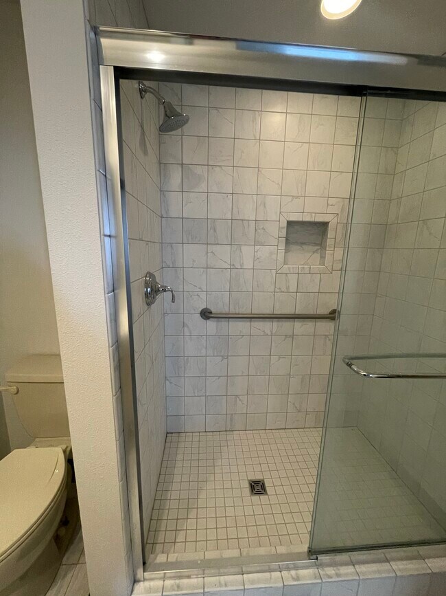 Building Photo - 350 S John Q Hammons Pky