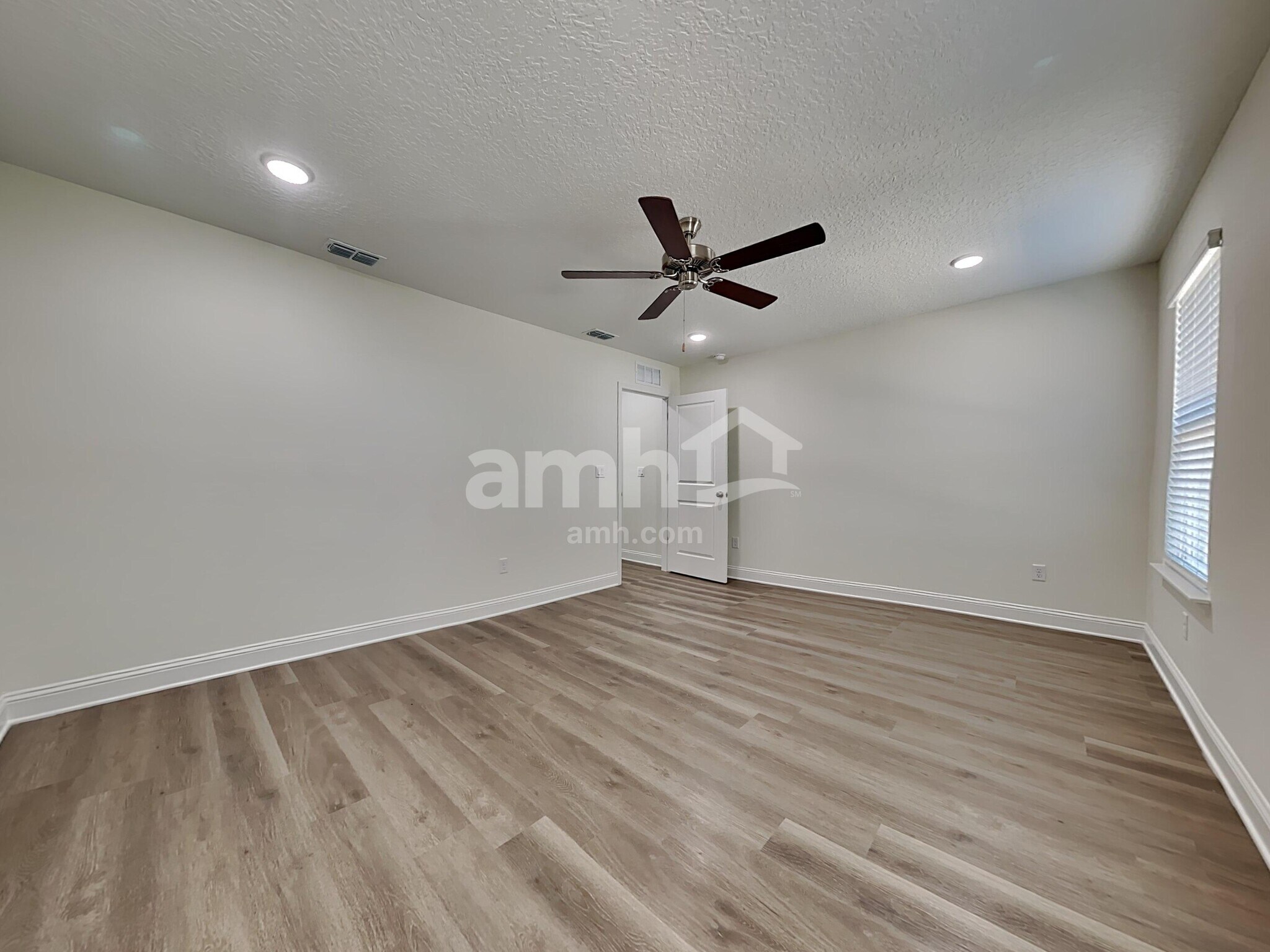 Building Photo - 11590 Bay Hl Cir