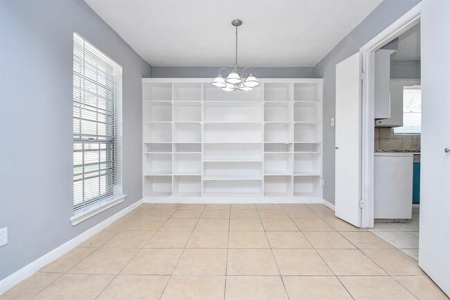 Building Photo - 11627 Bandlon Dr
