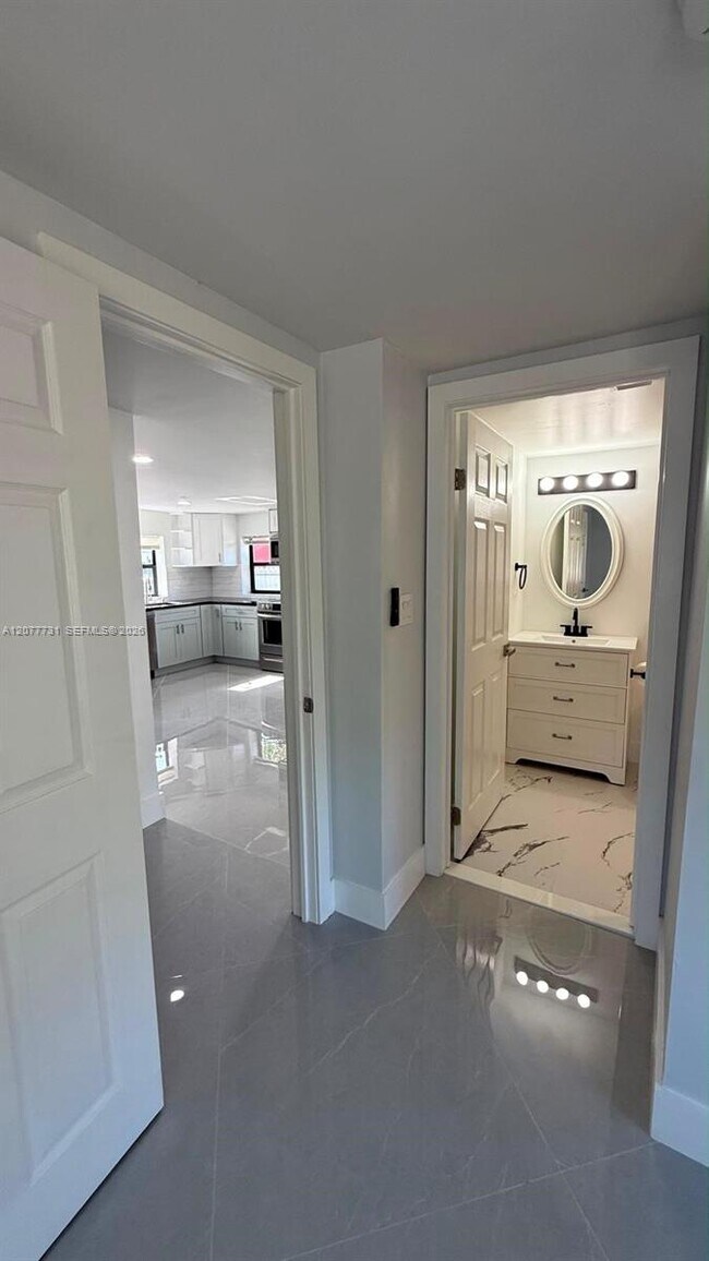 Building Photo - 305 NE 58th Terrace