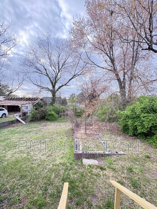 Building Photo - 1110 Adams St