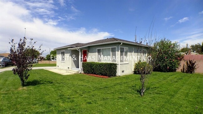 Primary Photo - 4704 Gundry Ave