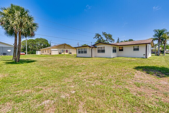 Building Photo - 3 Bedroom Home in Port Orange