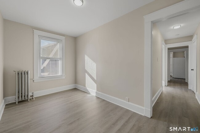 Building Photo - 113 Pequot Ave