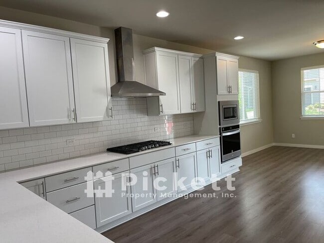 Building Photo - Large 4 Bedroom McCormick Woods Home