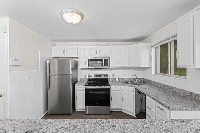 Building Photo - Newly Renovated 3BR + Finished Basement