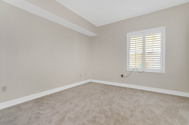 Building Photo - Whitley Bay - Waterview Condo for Rent