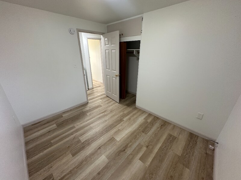 Building Photo - 1260 E 4th N