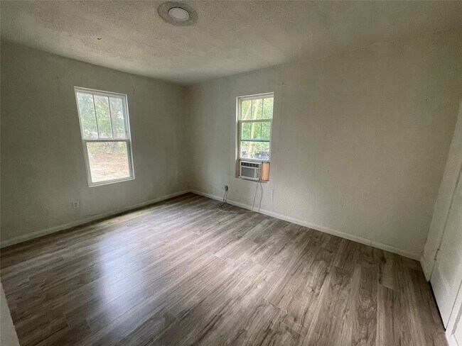 Building Photo - 4602 Leffingwell St