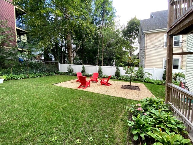 Building Photo - Newly Renovated - Central AC - Patio - Close to T