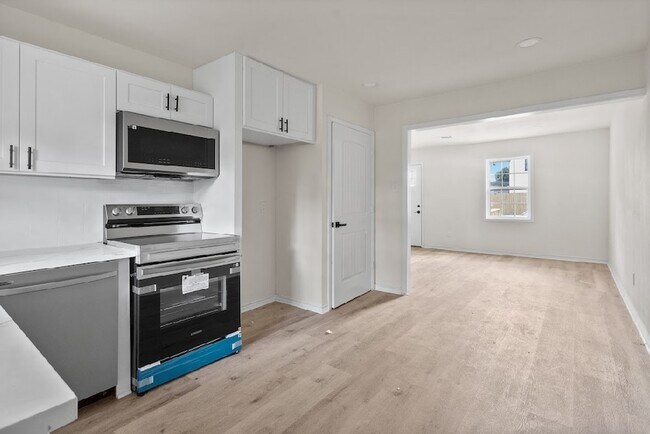 Building Photo - 5031 Mallow St