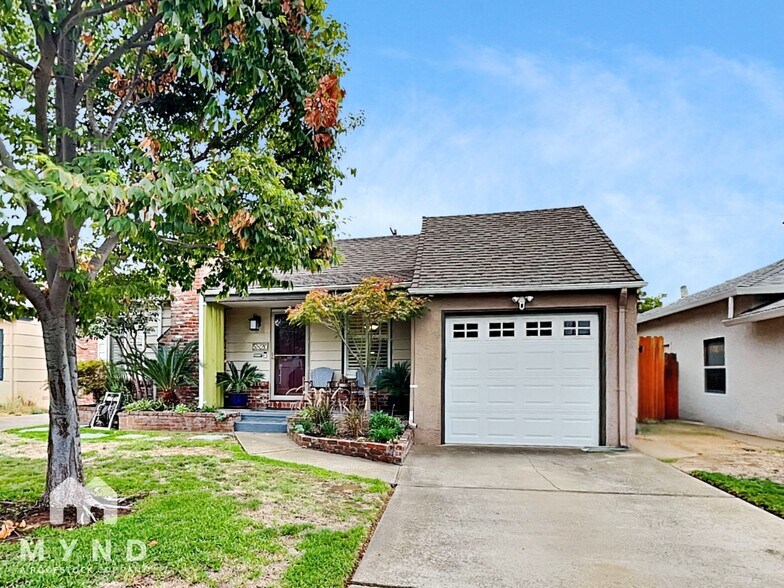 Primary Photo - 5820 12th Ave