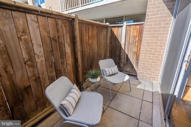 Building Photo - 3001 Veazey Terrace NW