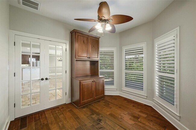 Building Photo - 116 Tallstar Dr