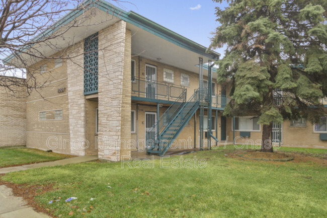 Primary Photo - 3011 W 87th St
