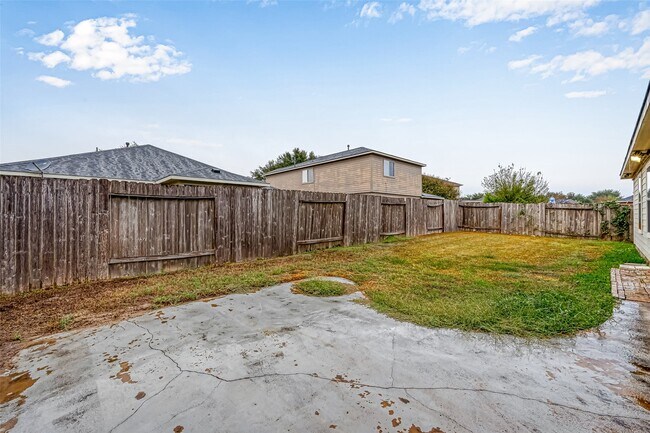 Building Photo - 18218 Barkers Green Way