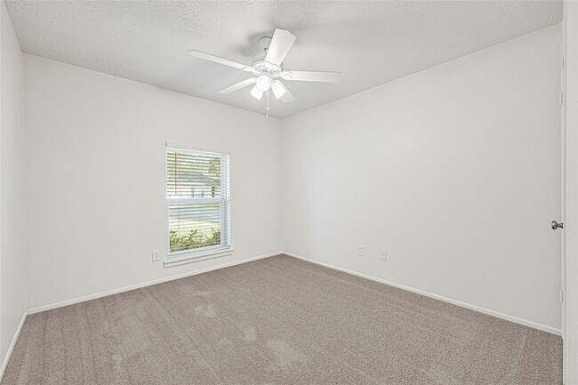 Building Photo - 206 Sweetgum Dr