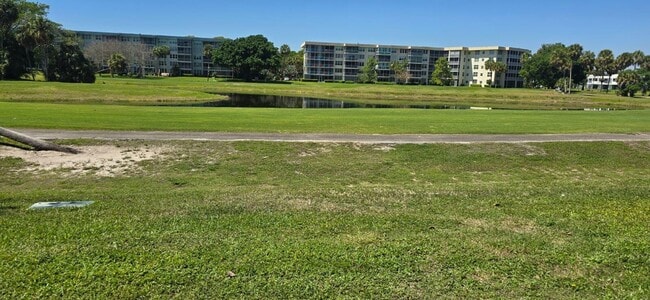 Building Photo - 901 Cypress Terrace