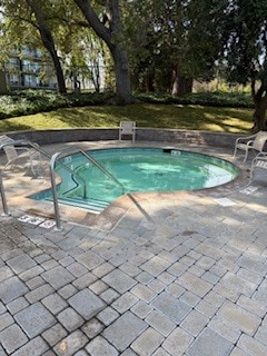 hot tub - 802 N Delaware St