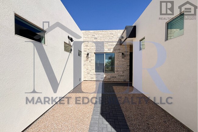 Building Photo - 3Bed/3Bath Home in North Scottsdale w/Casi...