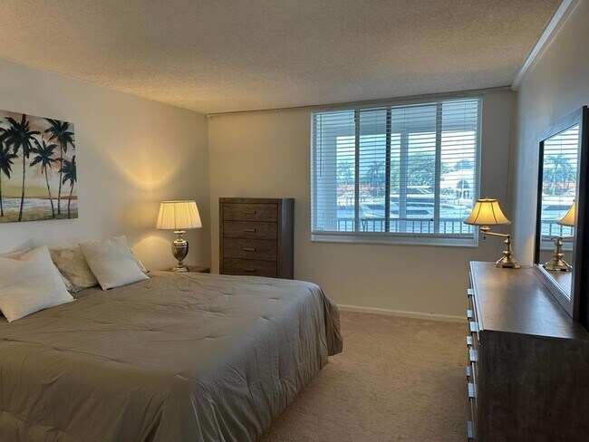 Building Photo - 3310 S Ocean Blvd