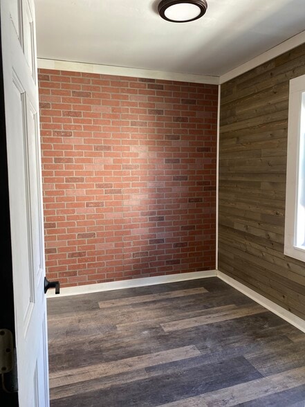 Building Photo - 50 W Bow St