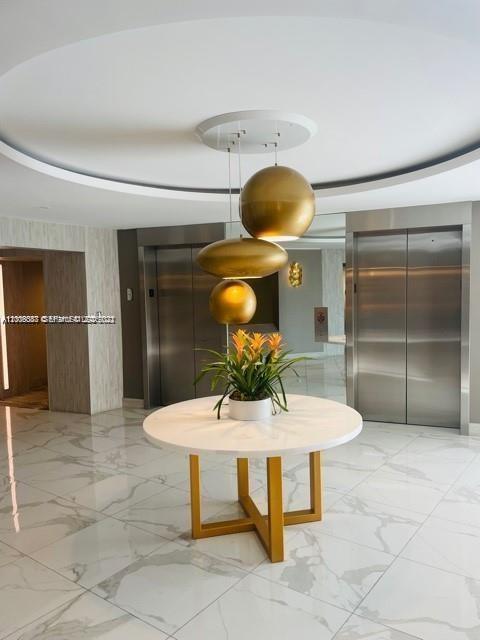Building Photo - 10275 Collins Ave