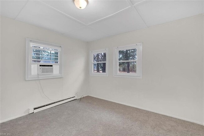 Building Photo - 40 Lilac Ln