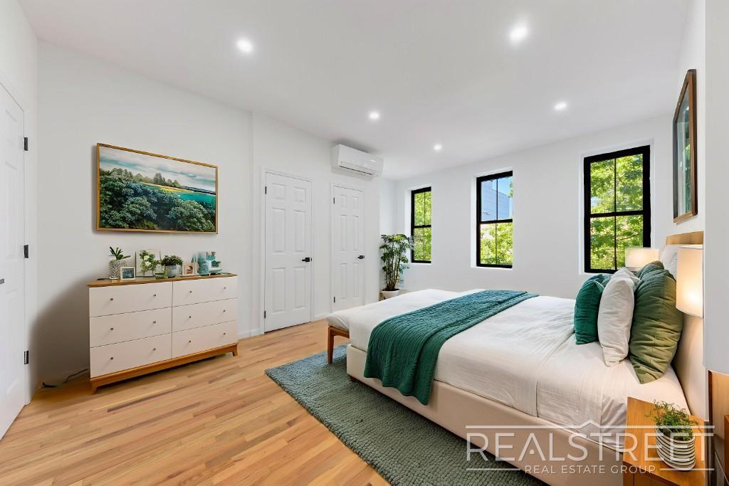 Building Photo - Brand New Upper Duplex in Bed Stuy Townhouse!