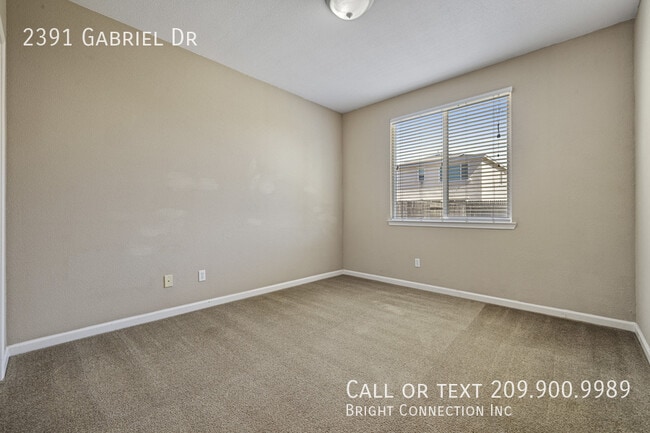 Building Photo - 2391 Gabriel Dr