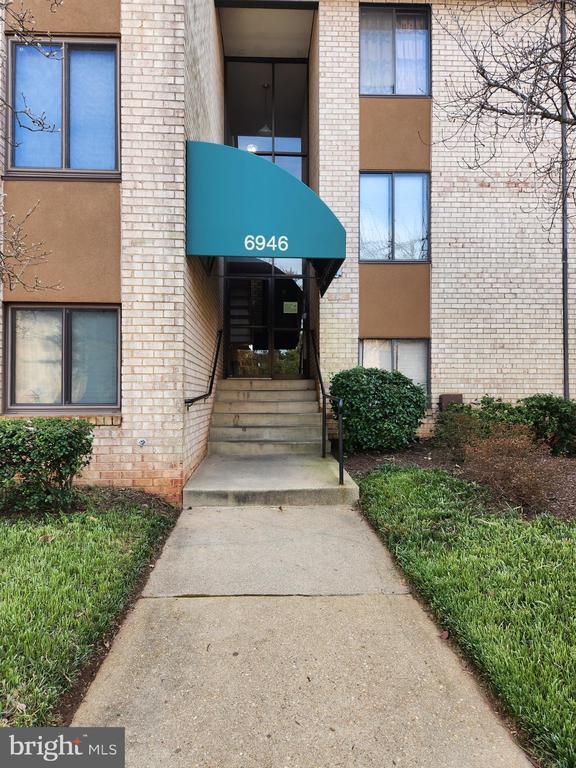 Building Photo - 6946 Hanover Pkwy